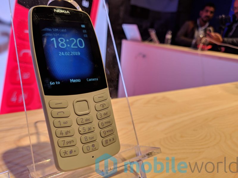 Nokia celebra il suo primato mondiale nel settore dei feature phone lanciando Nokia 210 (foto)