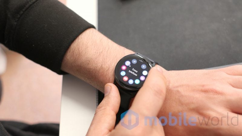 Galaxy Watch Active in aggiornamento: migliora Bixby ed arriva una modalità notte (foto)