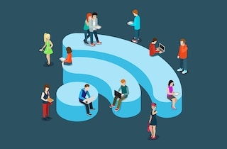 Il progetto &quot;Piazza WiFi Italia&quot; avanza: più di 2.000 comuni hanno aderito, le installazioni iniziano in 581 siti