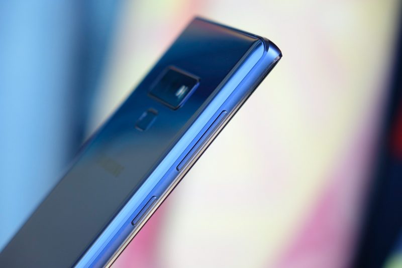 Anche Samsung si omologa? Il prossimo Galaxy Note 10 potrebbe non avere né tasti fisici né jack da 3,5 mm (aggiornato con smentita)