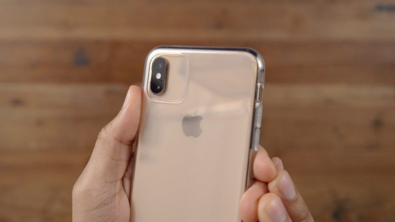 Le presunte cover degli iPhone 2019 svelano un curioso nuovo dettaglio (foto e video)