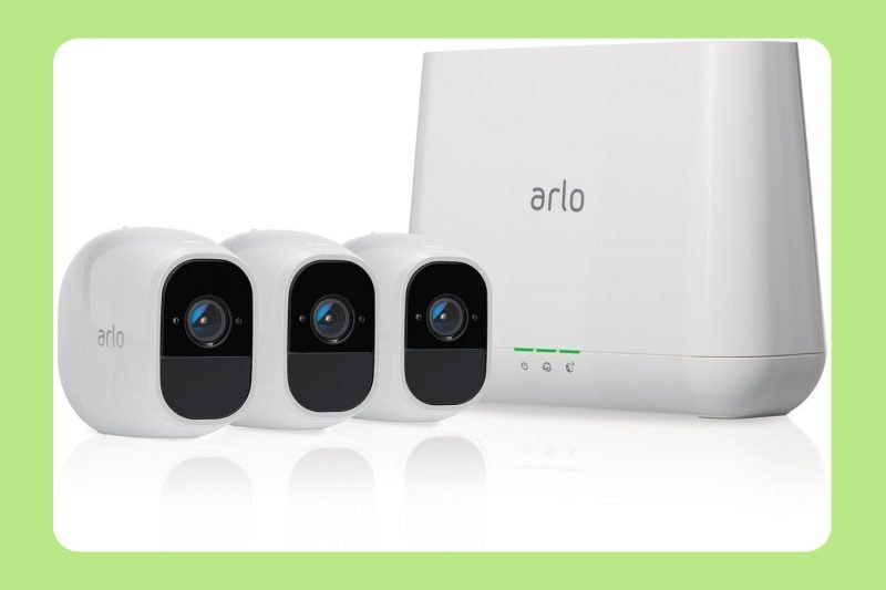 Videosorveglianza Arlo Pro2 con 3 cam in sconto su Amazon Italia