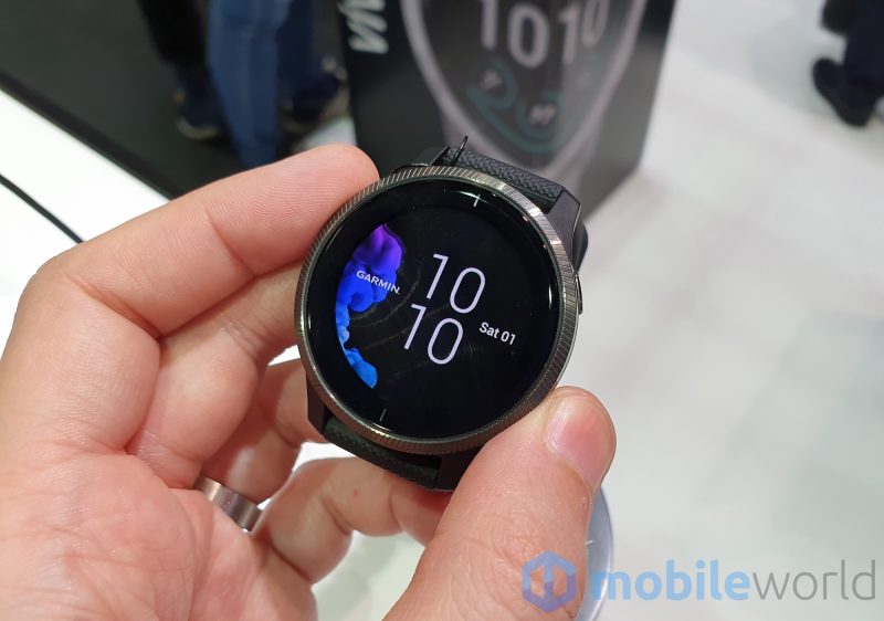 Garmin lancia 3 nuovi smartwatch, anche con AMOLED, GPS e 5 giorni di autonomia (video anteprima)