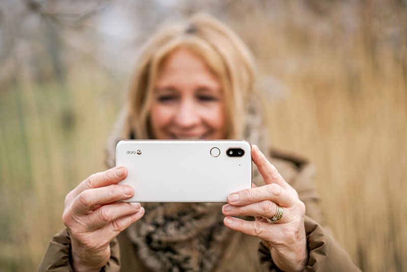 Cercate lo smartphone perfetto per vostra nonna? Date un&#039;occhiata a Doro 8080, direttamente da IFA 2019 (foto)