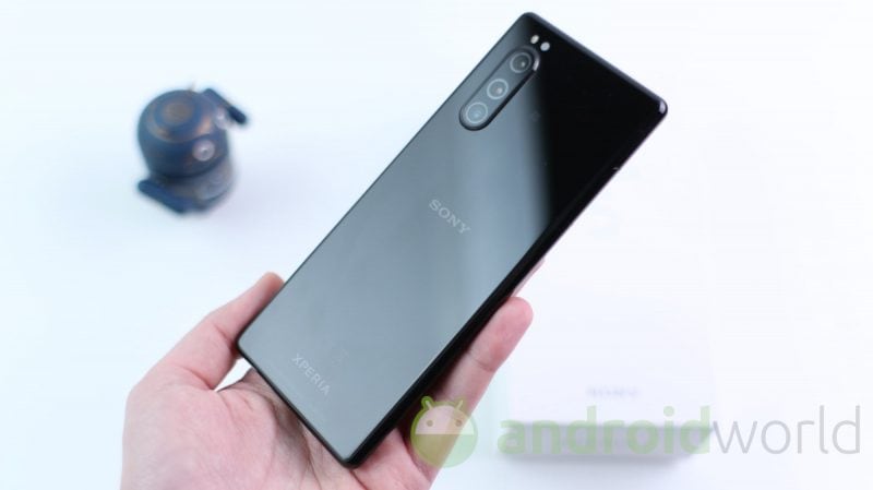 Sony vende 600.000 smartphone in 3 mesi, quanto Huawei in un solo giorno