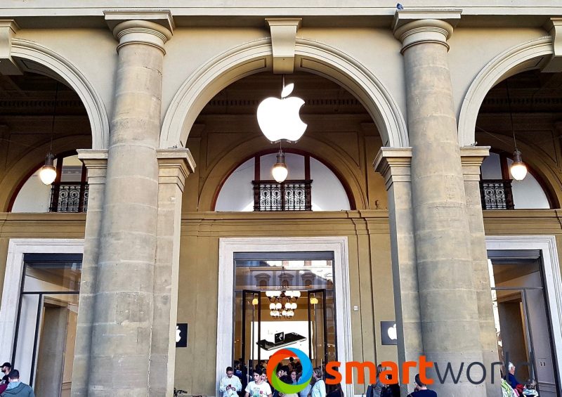 Apple Store chiude i battenti a RomaEst per trasferirsi a via del Corso, a Milano tornano gli eventi in Piazza Liberty (foto)
