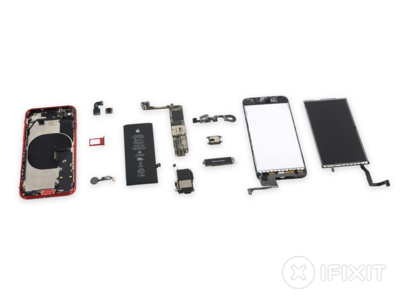 iPhone SE 2020 smontato da iFixit: display e batteria facilmente riparabili, ma c&#039;è un grosso punto debole (foto)