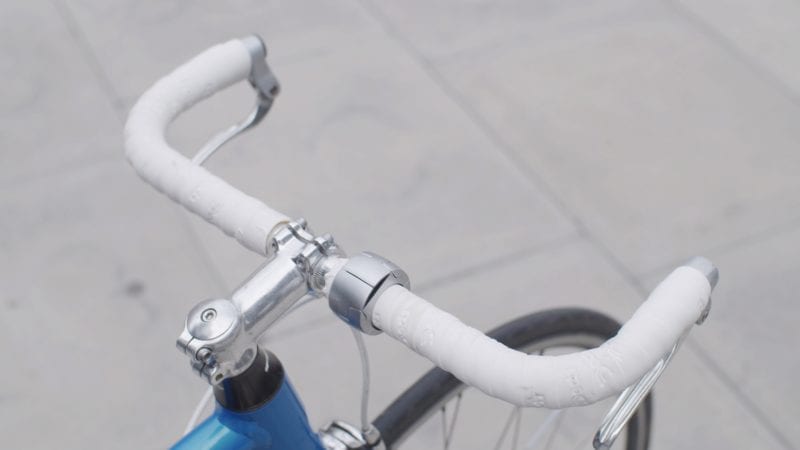 Al bando ogni ingombro: Loop è il supporto da bici per smartphone più discreto e compatto (foto)