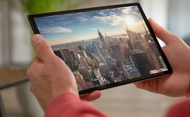 Lenovo Tab M10 Plus è il tablet Android che vi fa risparmiare: oggi torna in sconto Amazon