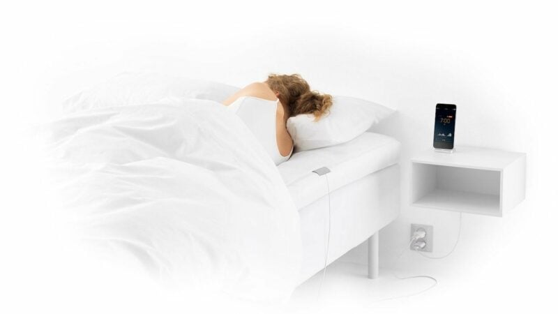 Apple vuole farvi dormire meglio: ecco un brevetto su un accessorio per il sonno (foto)