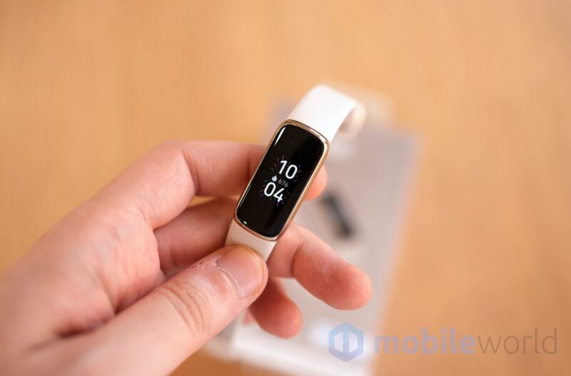 Fitbit Charge 5 è pronto al debutto: ecco come sarà (foto)