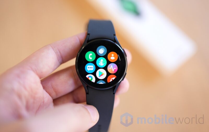 Samsung Galaxy Watch 4 già in promo da Amazon: elegante e potente