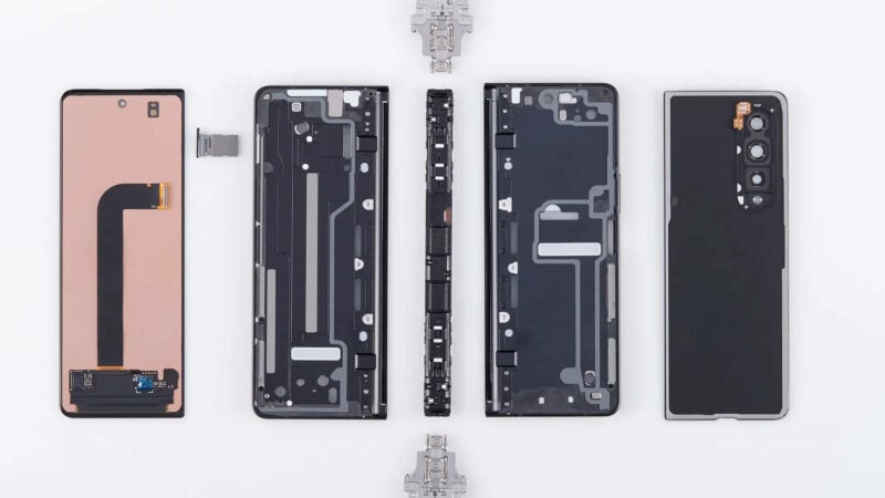I nuovi Samsung Galaxy Z Fold 3 e Flip 3 sono più solidi e impermeabili, ma a tutto discapito della riparabilità (foto)