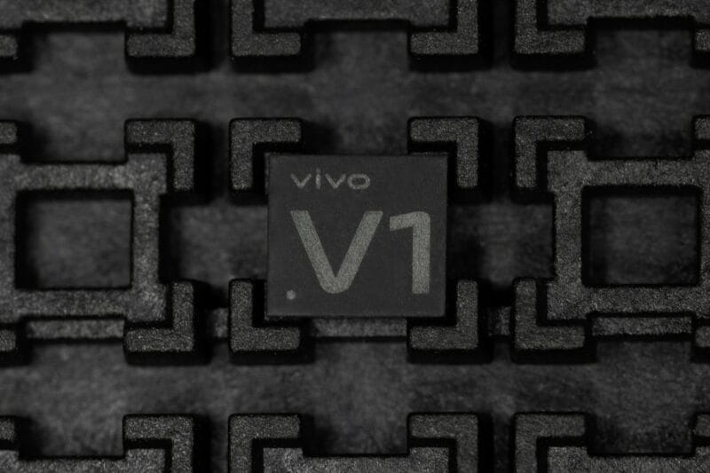 Vivo fa sul serio nella fotografia: ecco il chip V1 dedicato all&#039;imaging (foto)